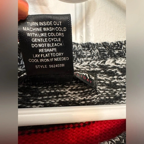 United States Sweaters black and red stripe penguin with reindeer hat sweater - Picture 7 of 7